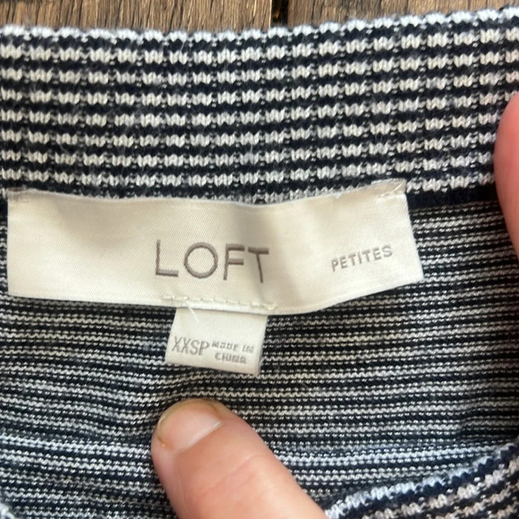 Loft Black & White Stripped Off The Shoulder Top Nautical feel Petite XXS Top - Picture 5 of 6